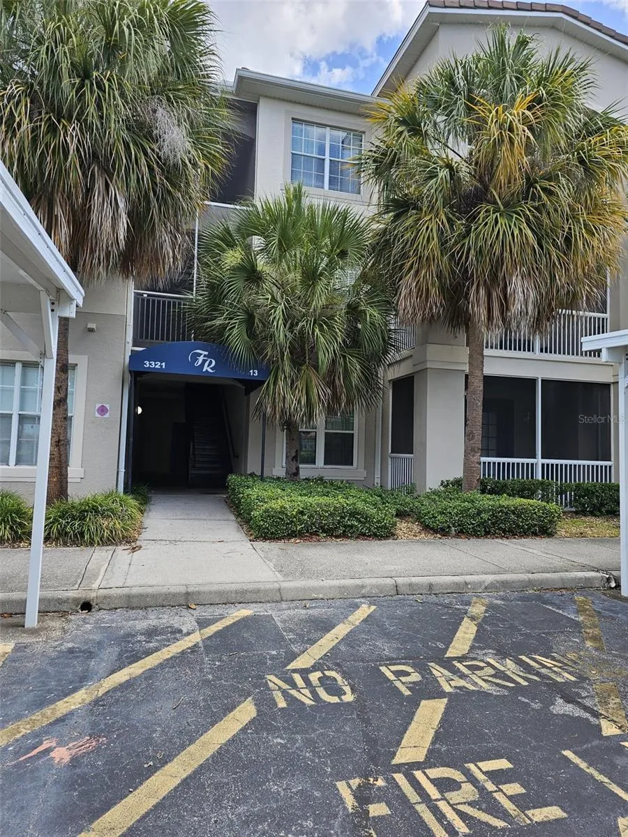 3321 WHITESTONE CIRCLE #102 Kissimmee, FL 34741