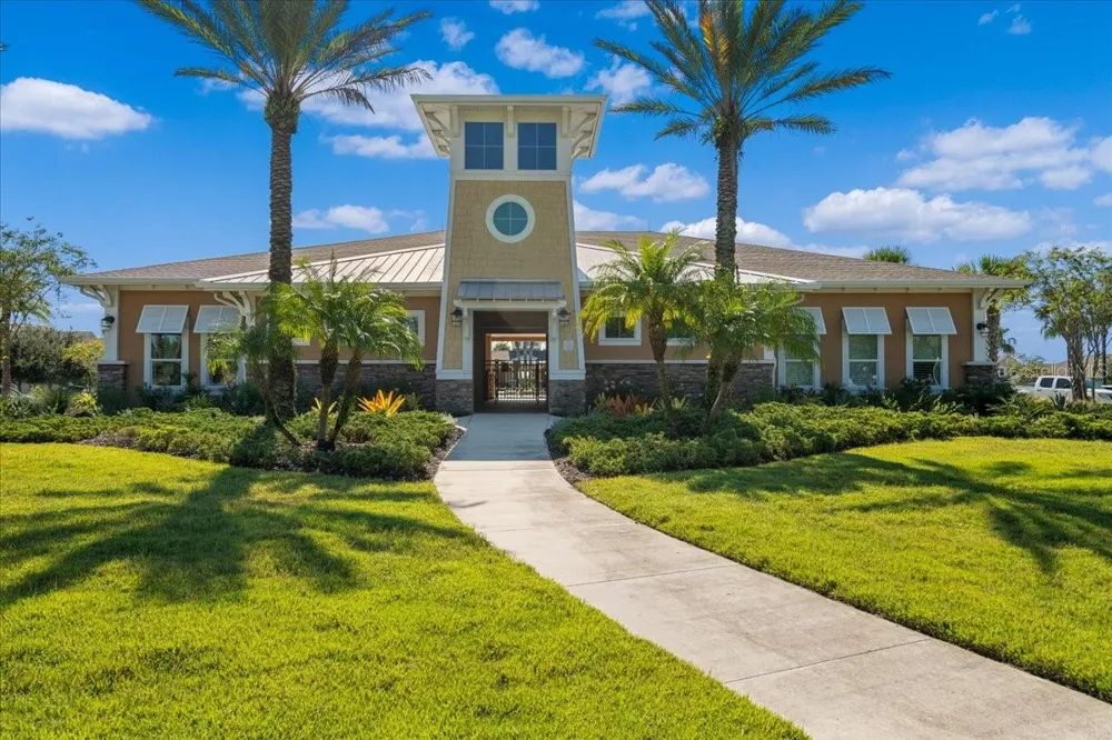 5057 SKYVIEW LANE Bradenton, FL 34211