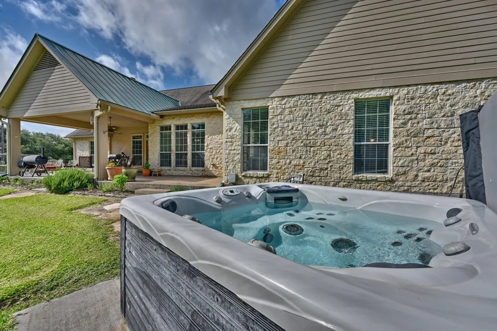 1205 Pecan Glen Road Brenham, TX 77833