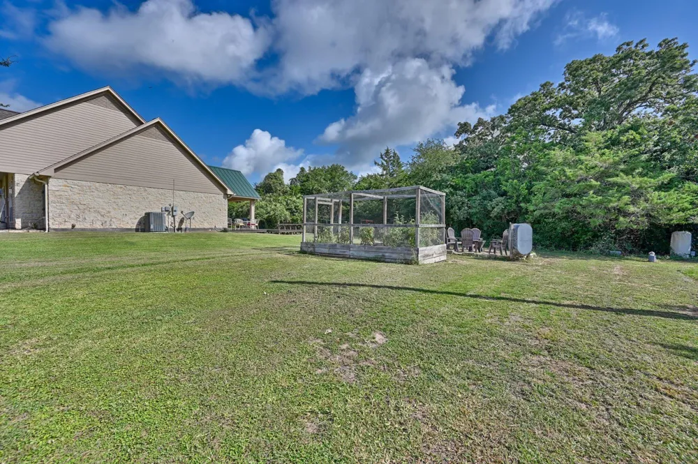 1205 Pecan Glen Road Brenham, TX 77833