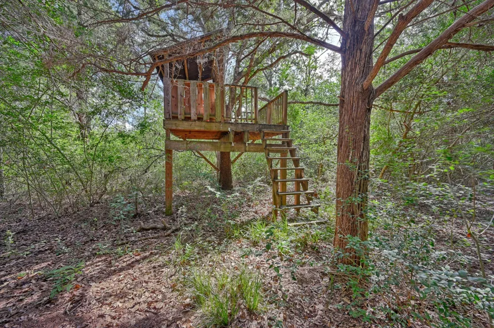 1205 Pecan Glen Road Brenham, TX 77833