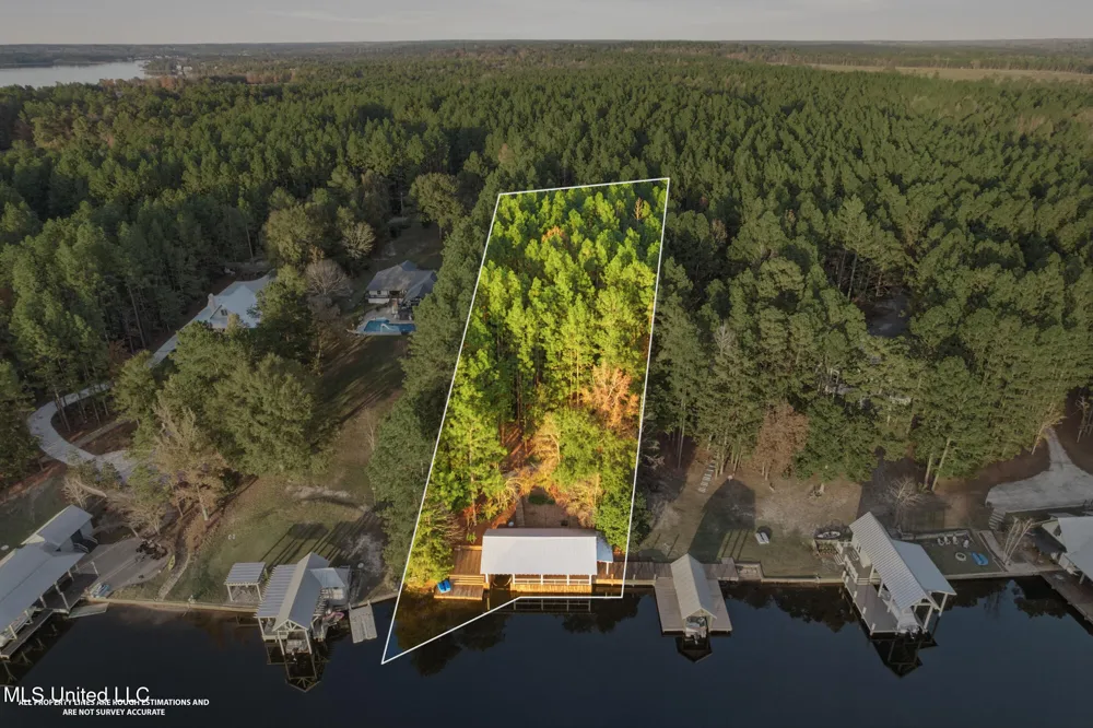 15 Lakeridge Point Lumberton, MS 39455