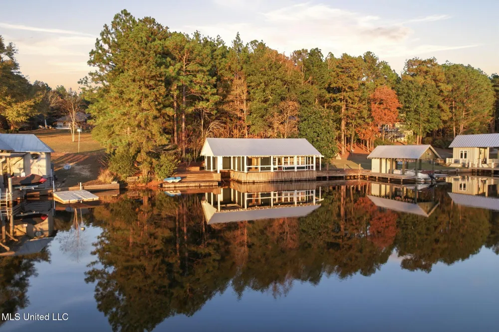 15 Lakeridge Point Lumberton, MS 39455