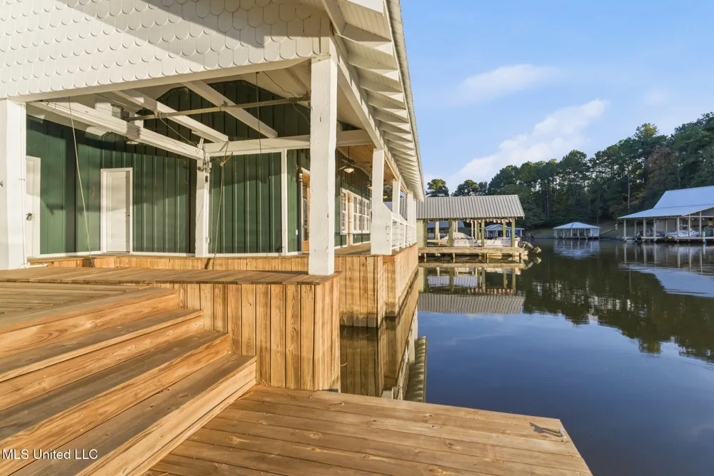 15 Lakeridge Point Lumberton, MS 39455