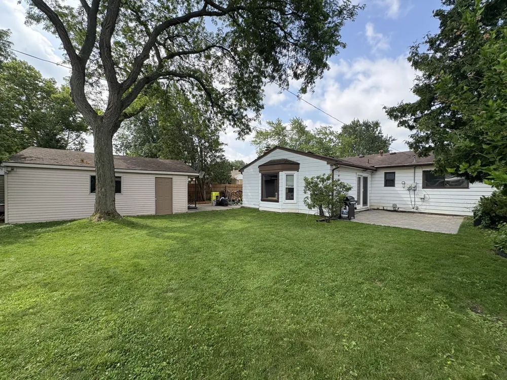 1577 S Dowling Street Westland, MI 48186