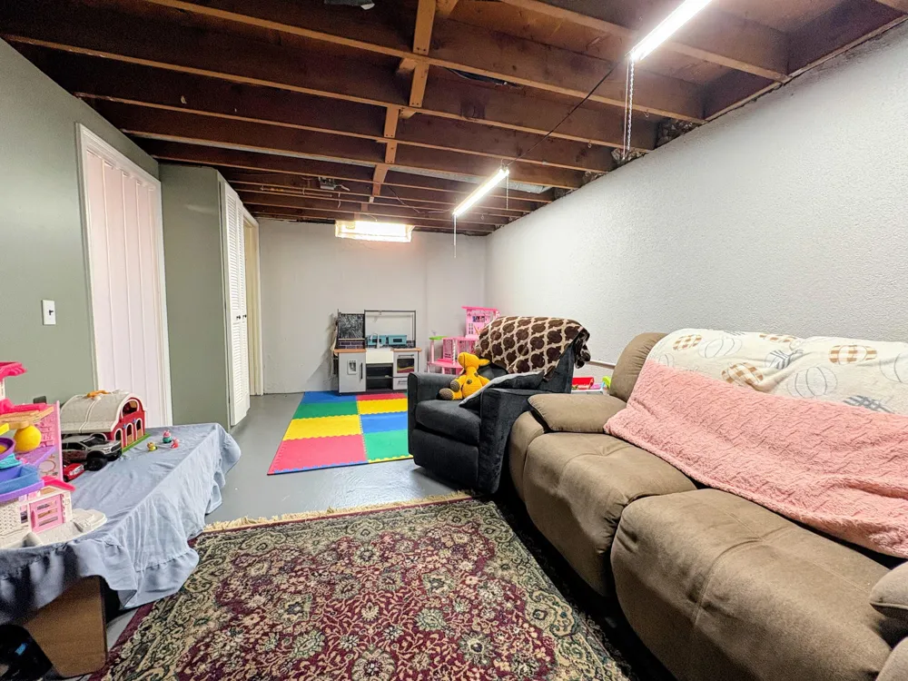 1577 S Dowling Street Westland, MI 48186