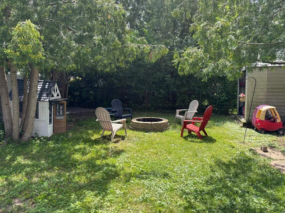 1577 S Dowling Street Westland, MI 48186