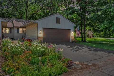 832 Highbanks Drive #19