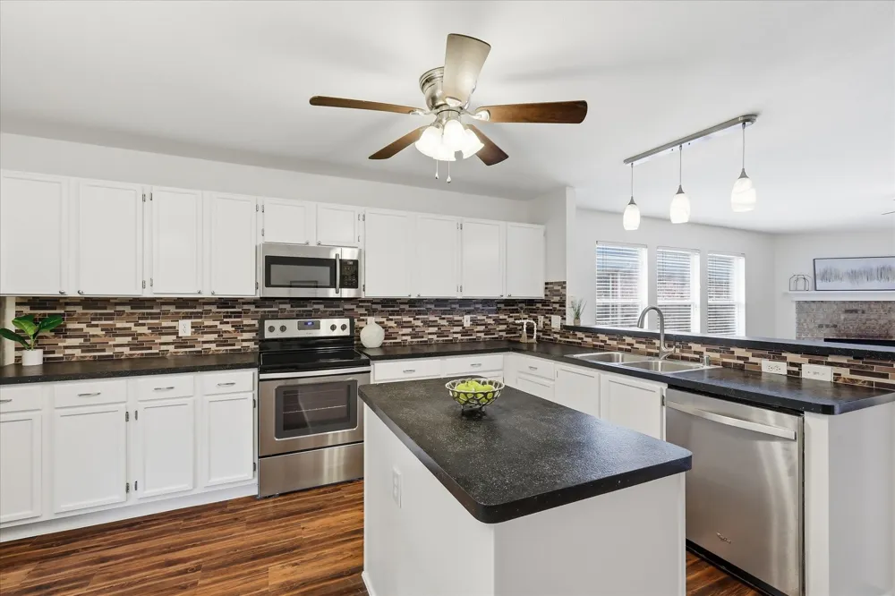 1572 Chivalry Lane Little Elm, TX 75068