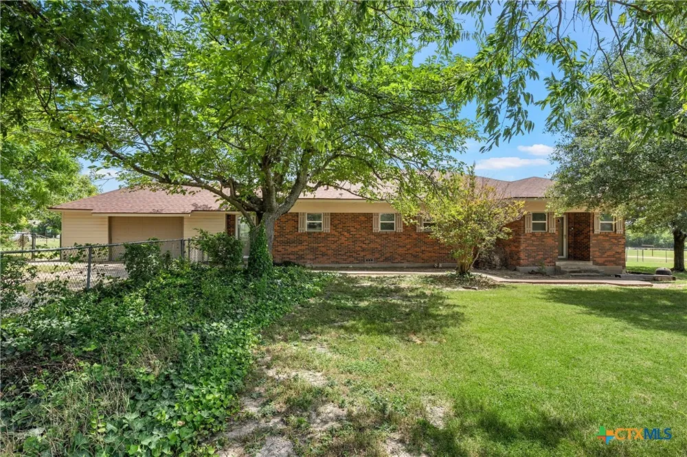 204 Christopher Drive Eddy, TX 76524