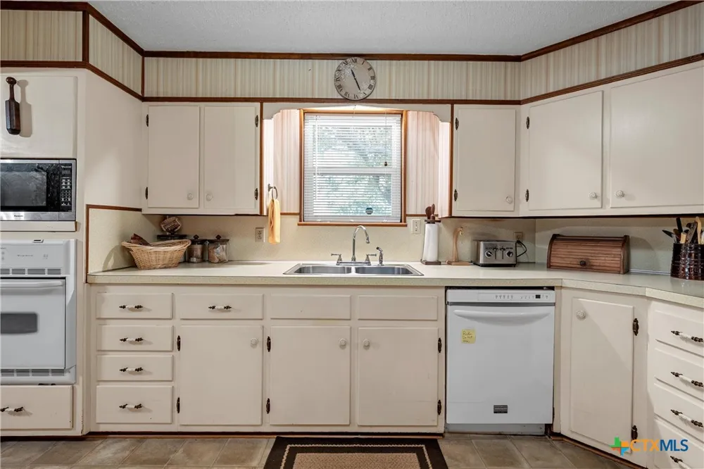 204 Christopher Drive Eddy, TX 76524