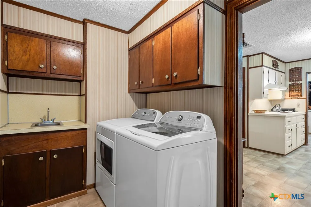 204 Christopher Drive Eddy, TX 76524