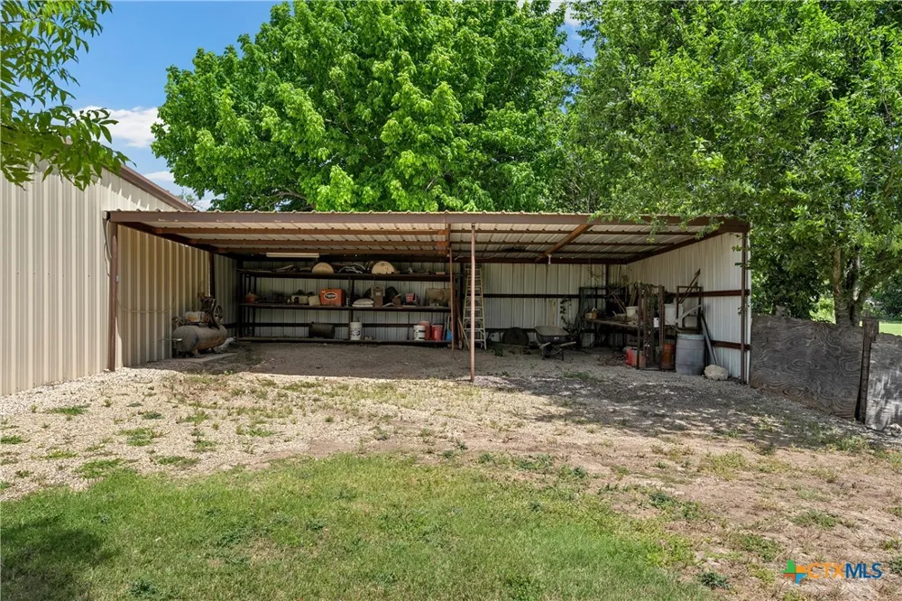 204 Christopher Drive Eddy, TX 76524