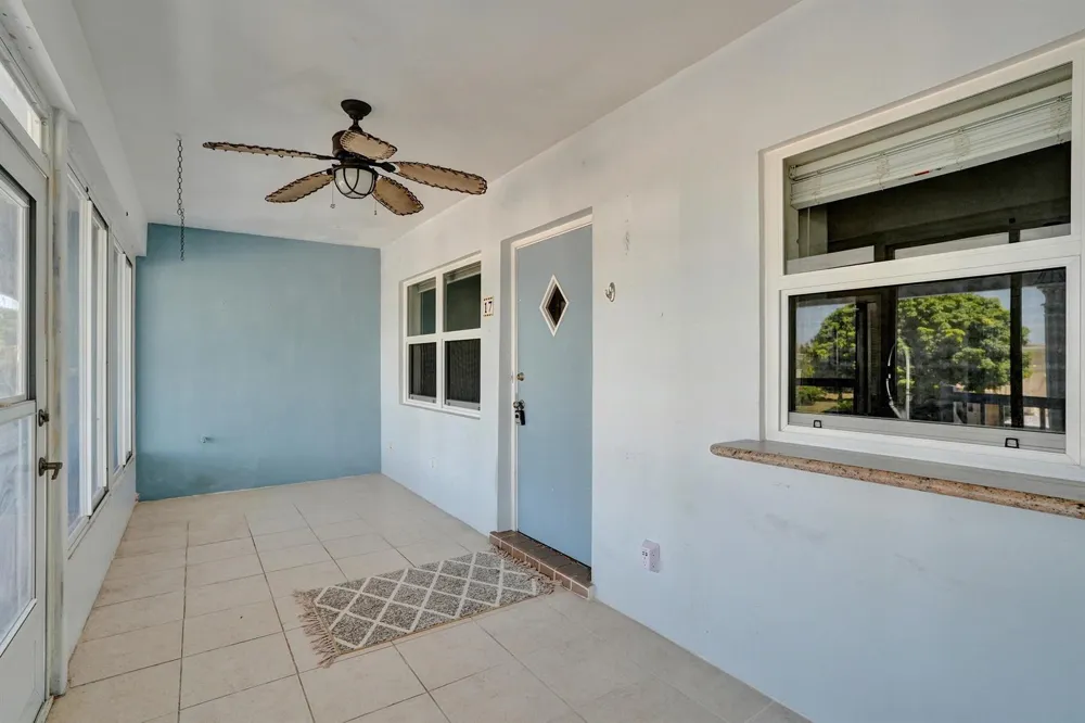 2734 NE 27th Court #17 Lighthouse Point, FL 33064