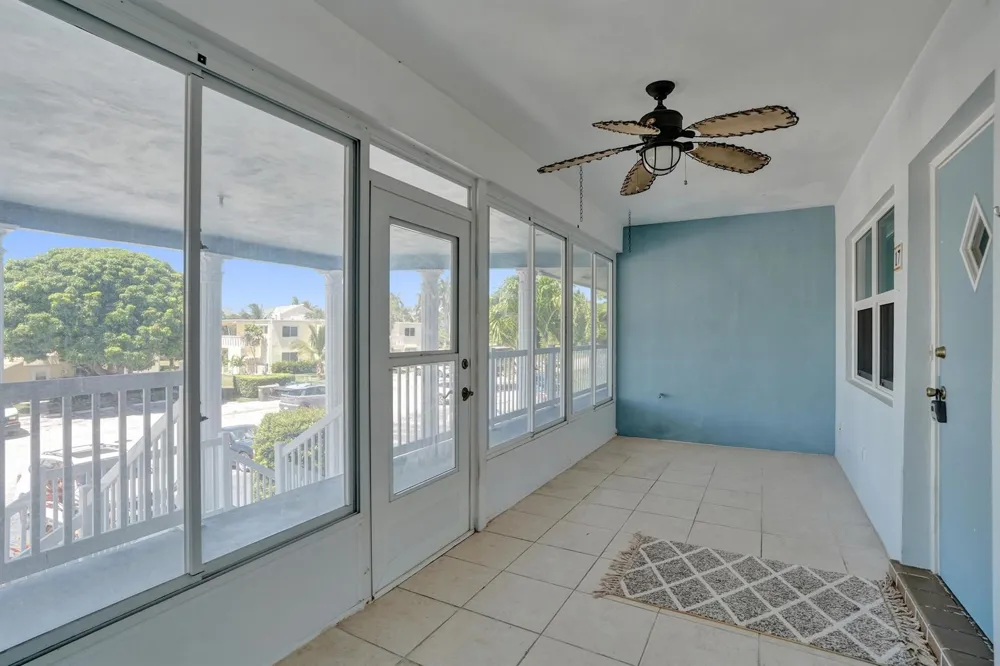 2734 NE 27th Court #17 Lighthouse Point, FL 33064