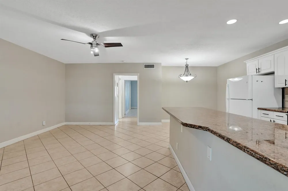 2734 NE 27th Court #17 Lighthouse Point, FL 33064