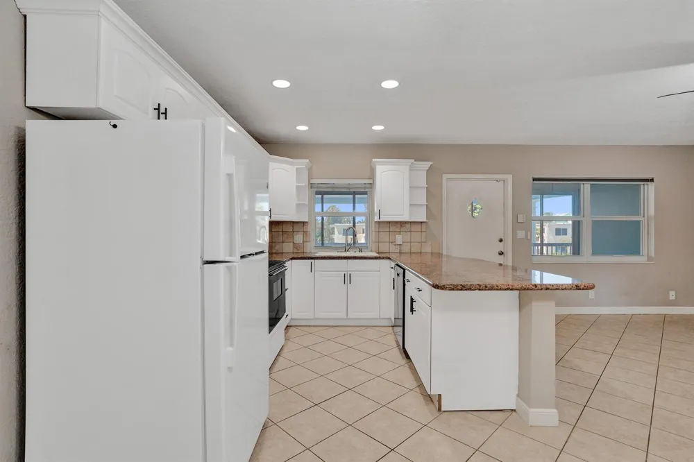 2734 NE 27th Court #17 Lighthouse Point, FL 33064
