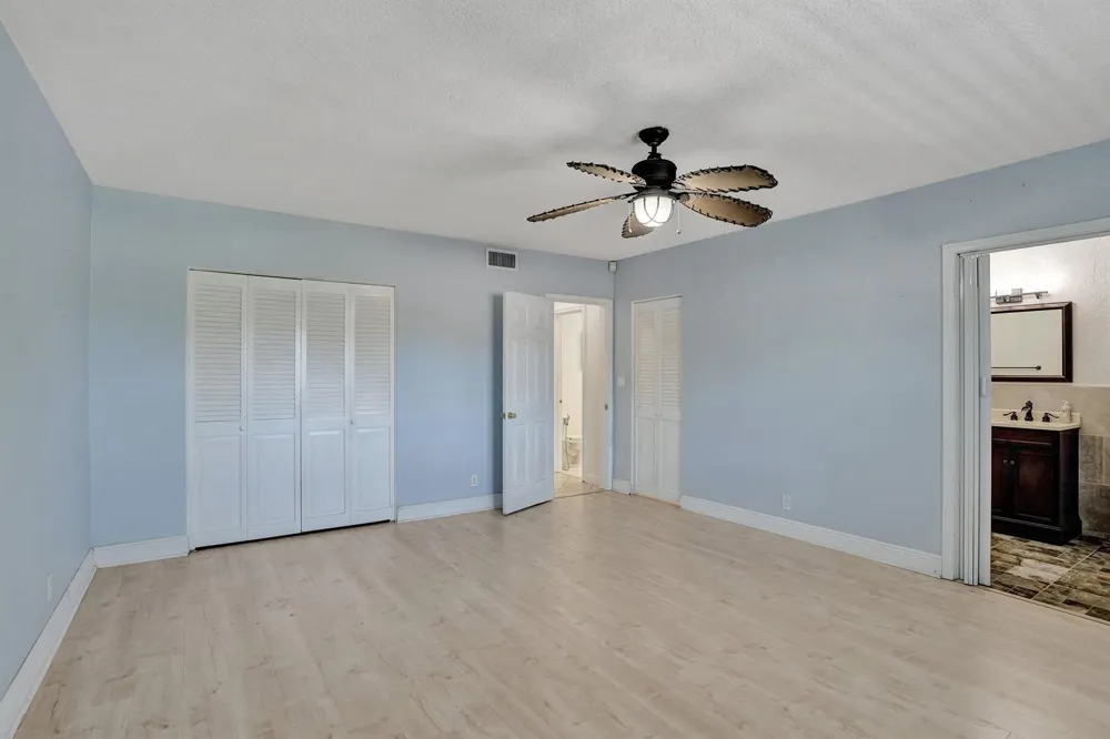 2734 NE 27th Court #17 Lighthouse Point, FL 33064