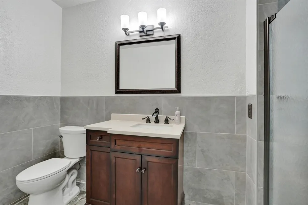 2734 NE 27th Court #17 Lighthouse Point, FL 33064