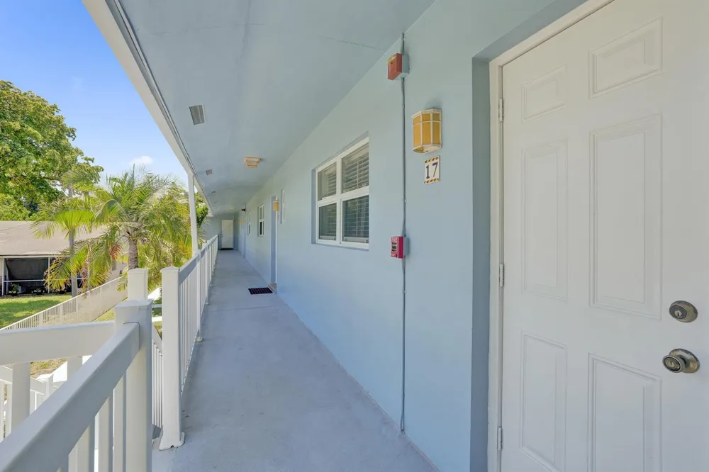 2734 NE 27th Court #17 Lighthouse Point, FL 33064