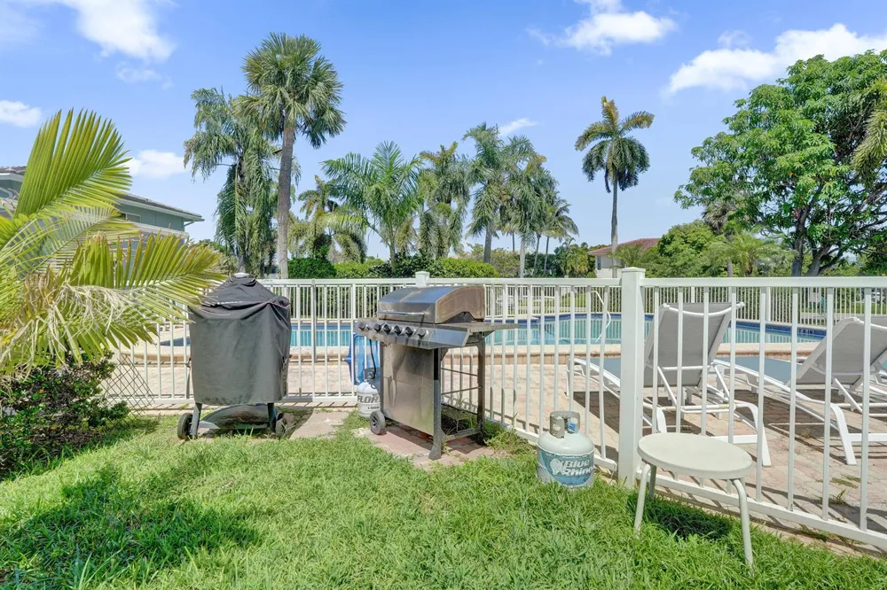 2734 NE 27th Court #17 Lighthouse Point, FL 33064