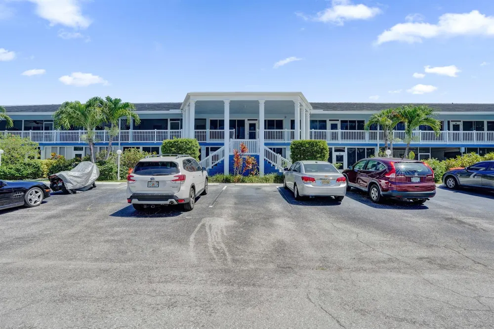 2734 NE 27th Court #17 Lighthouse Point, FL 33064