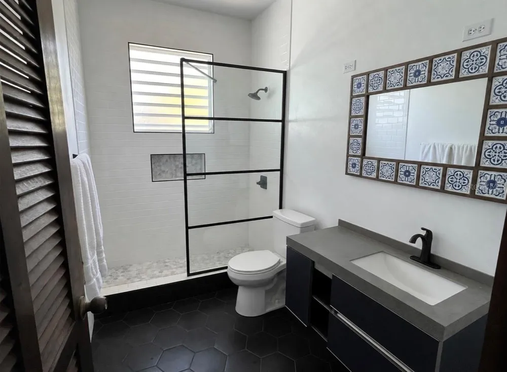 Circulo C CASA EN RAMEY #213-A Aguadilla, PR 00603