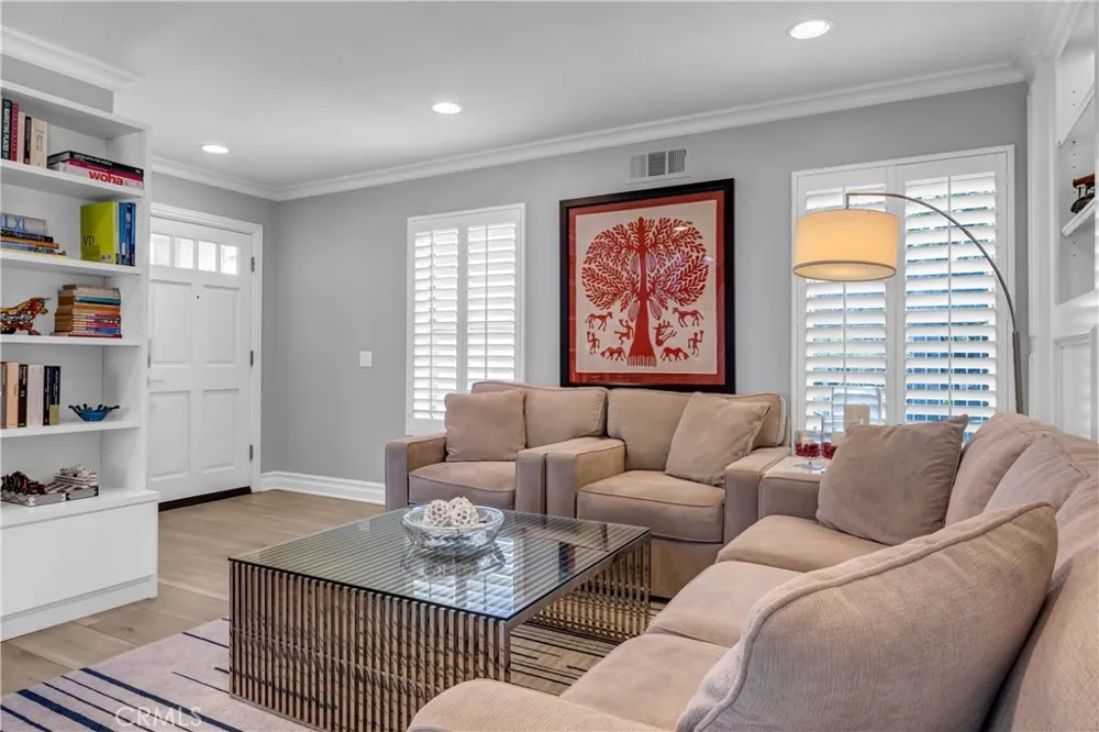 23 Galeana Lake Forest, CA 92610