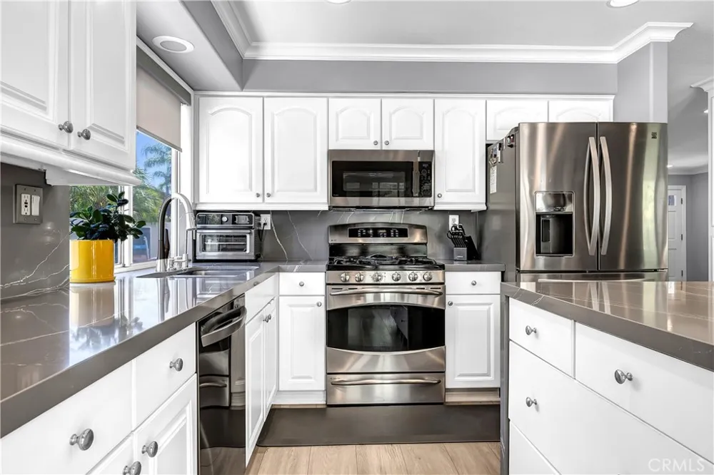 23 Galeana Lake Forest, CA 92610