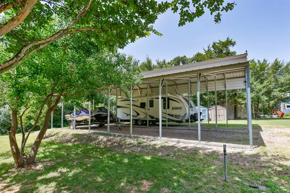 16 Park Tree Lane Gordonville, TX 76245