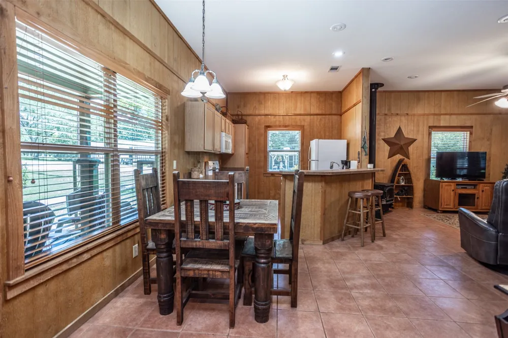 16 Park Tree Lane Gordonville, TX 76245