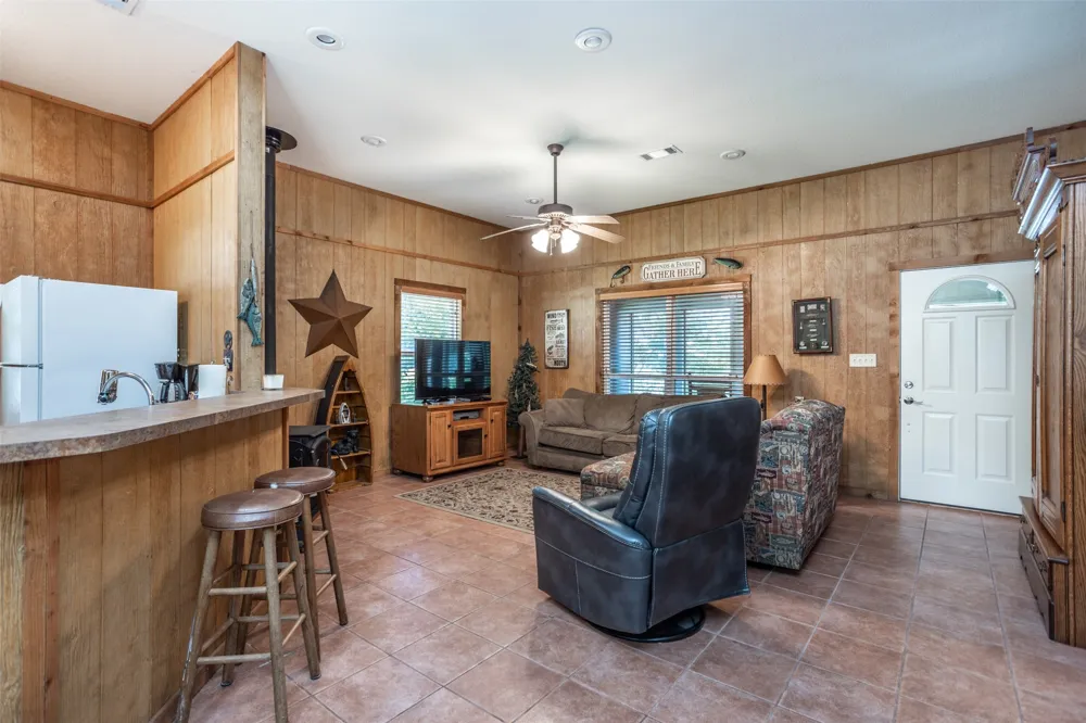 16 Park Tree Lane Gordonville, TX 76245