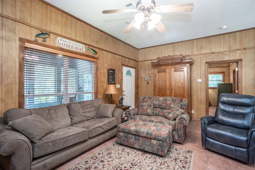 16 Park Tree Lane Gordonville, TX 76245