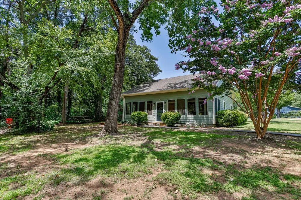 16 Park Tree Lane Gordonville, TX 76245
