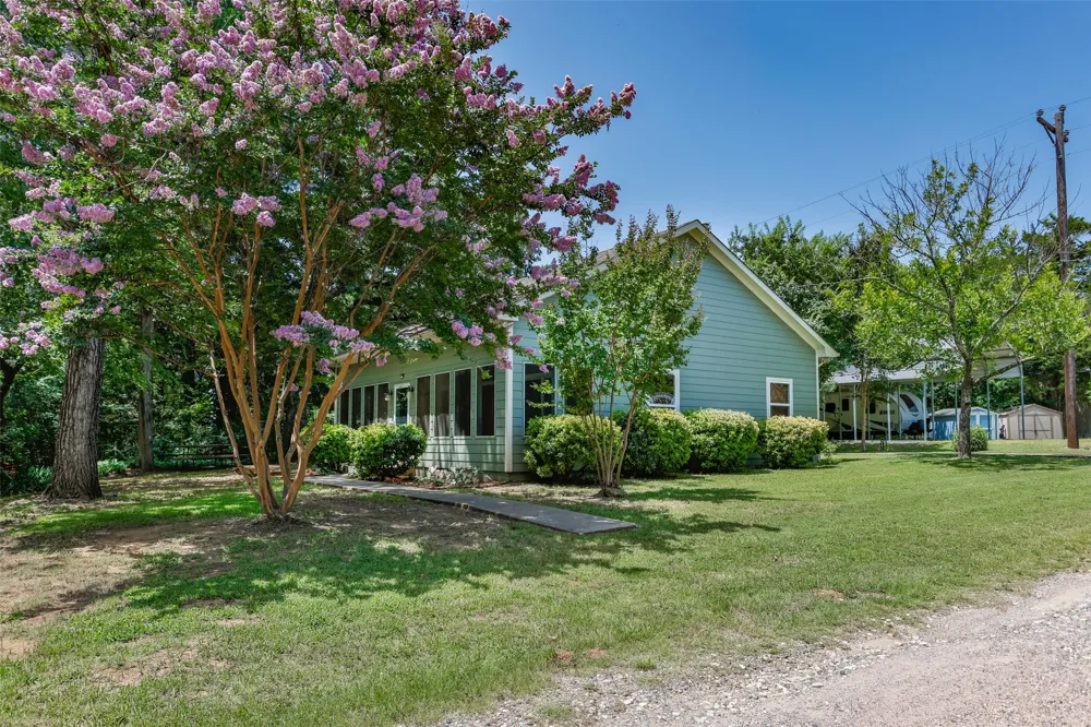 16 Park Tree Lane Gordonville, TX 76245