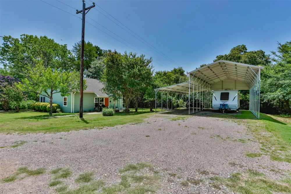 16 Park Tree Lane Gordonville, TX 76245