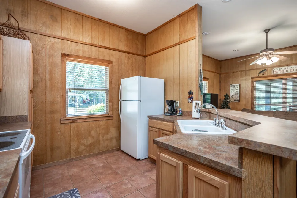 16 Park Tree Lane Gordonville, TX 76245