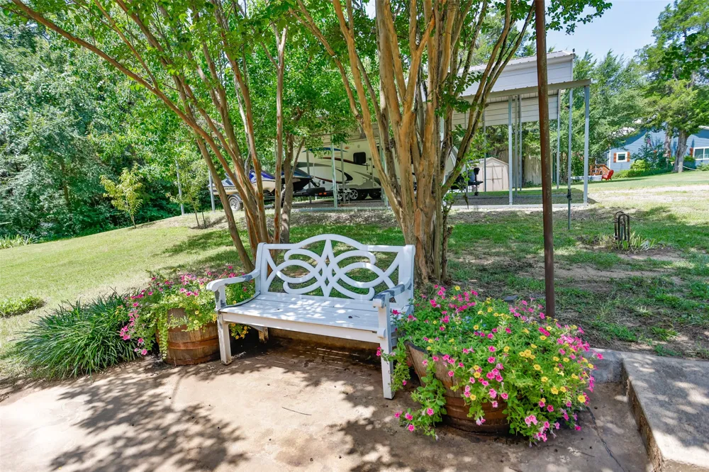 16 Park Tree Lane Gordonville, TX 76245