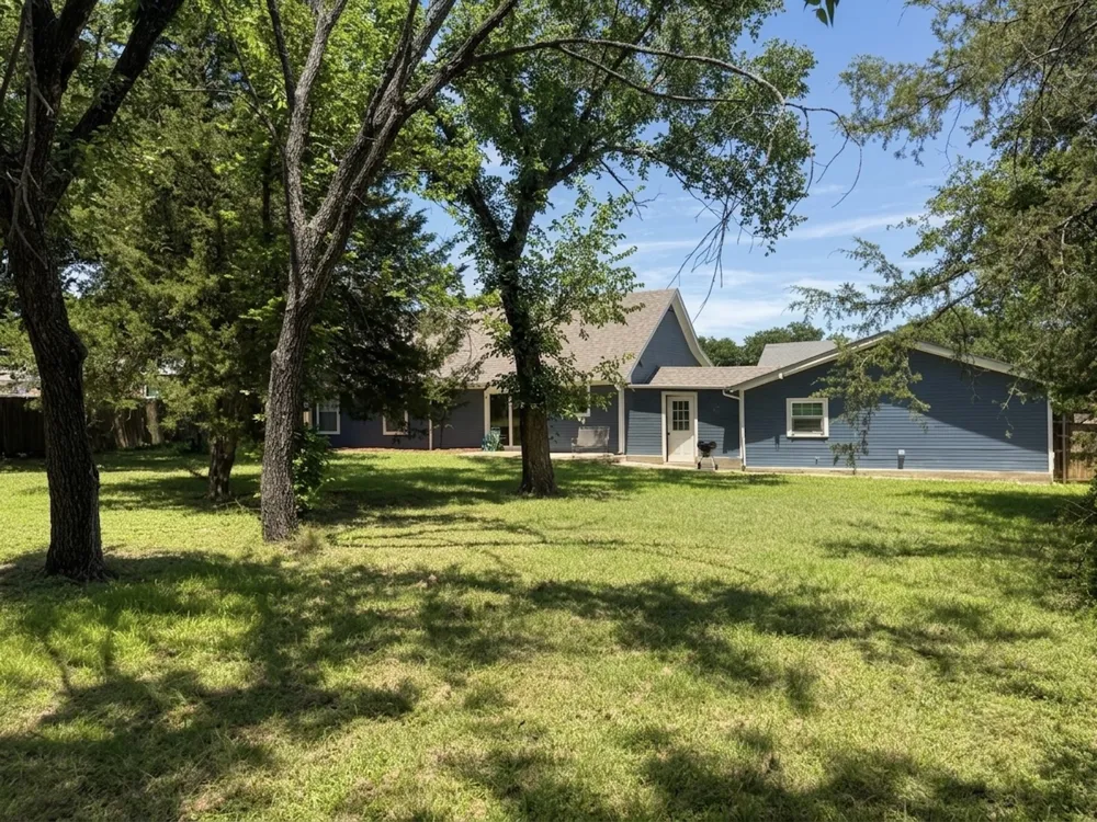 606 Iowa Street Keene, TX 76059