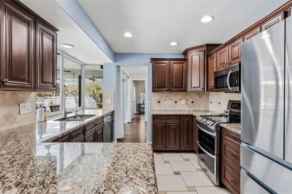 14570 TANGLEWOOD DRIVE Largo, FL 33774