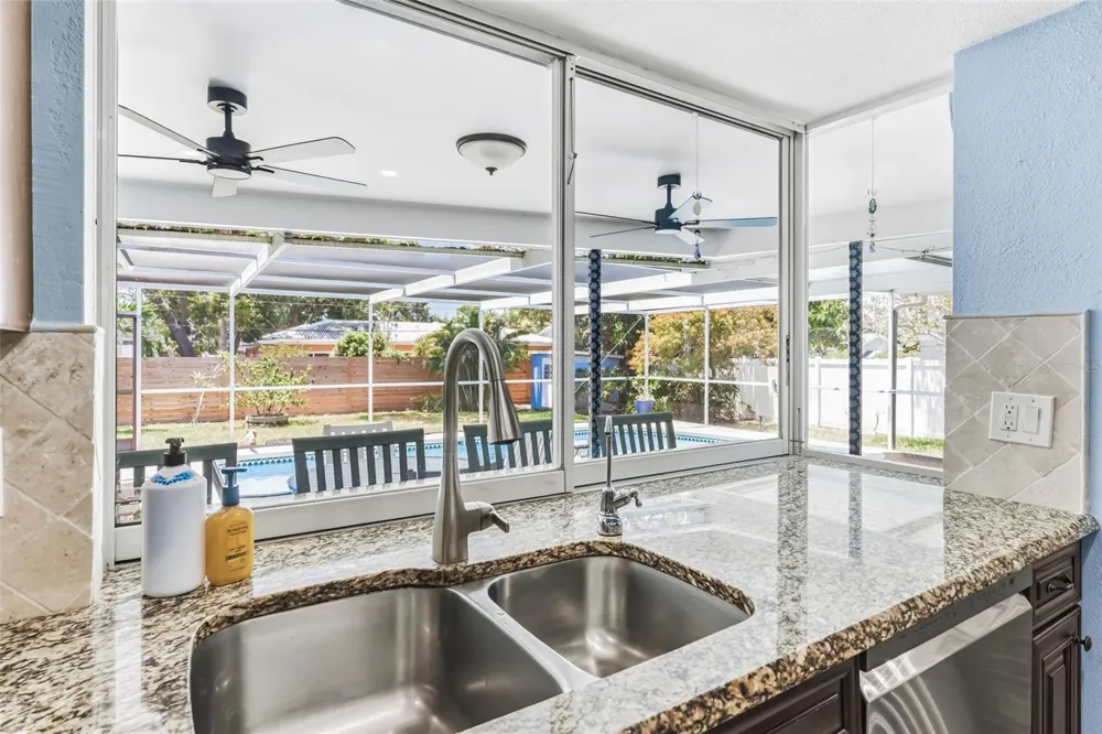 14570 TANGLEWOOD DRIVE Largo, FL 33774