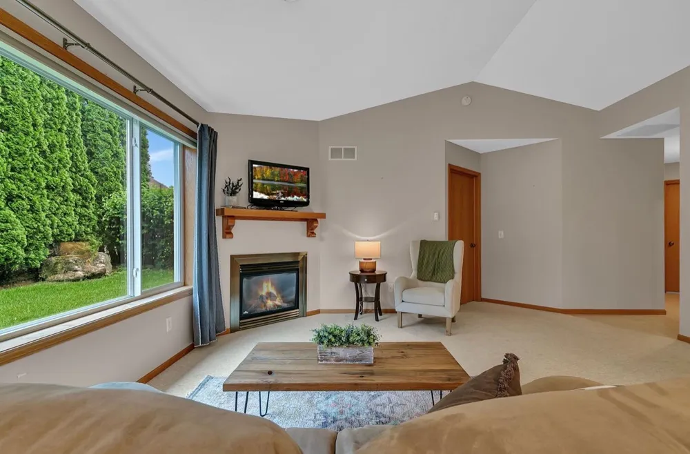 1004 Oak Pond Drive Sartell, MN 56377