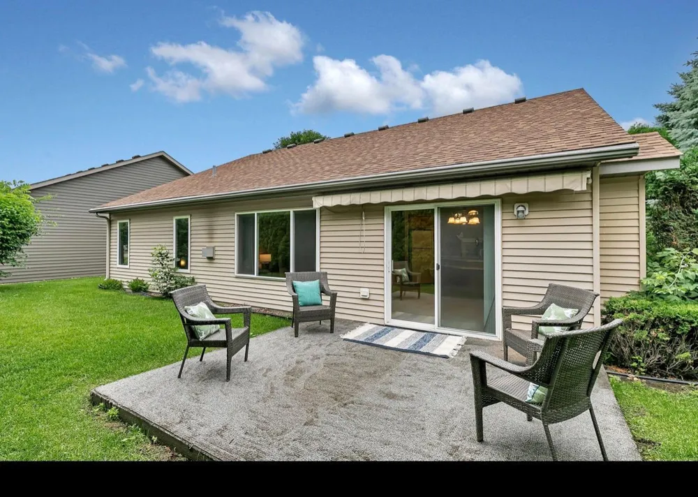 1004 Oak Pond Drive Sartell, MN 56377