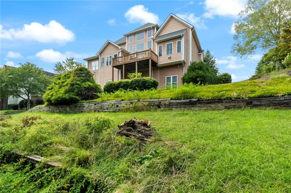 407 Overlook Way Cohutta, GA 30710