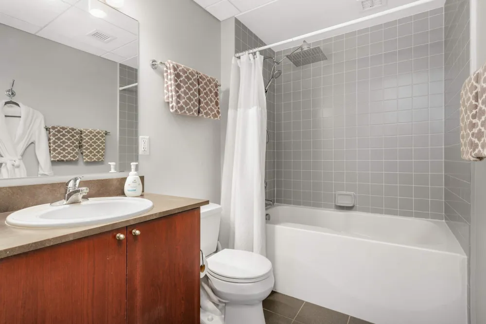 8161 33rd Avenue S #209 Bloomington, MN 55425