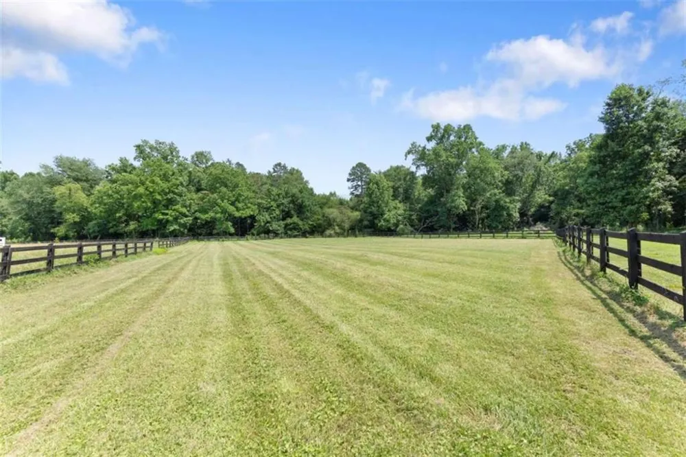 5825 Sweetbottom Lane Clermont, GA 30527