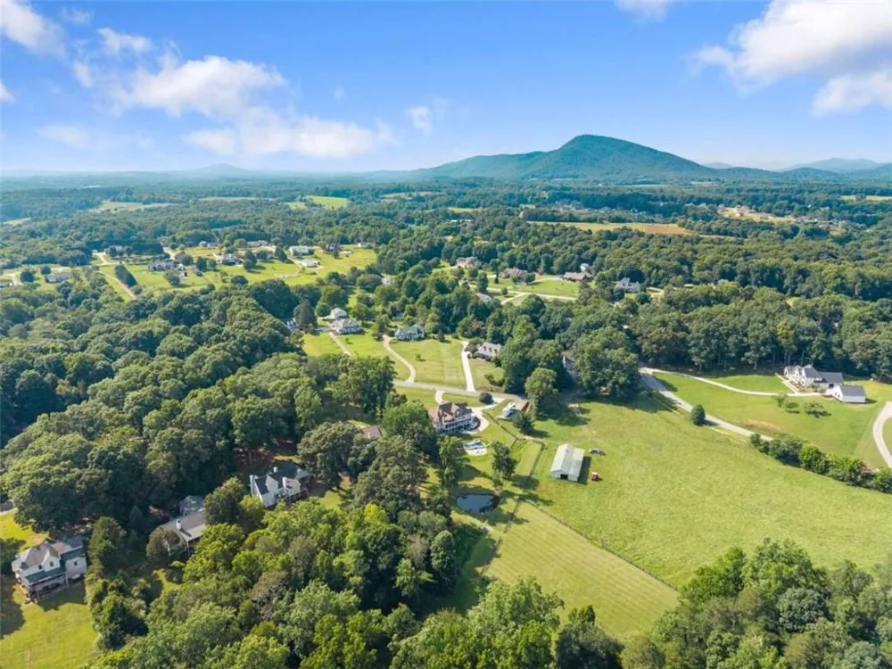 5825 Sweetbottom Lane Clermont, GA 30527