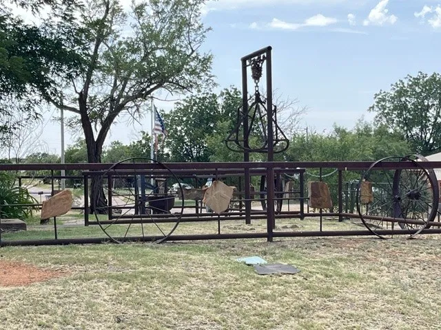 412 E 7th Street Rotan, TX 79546