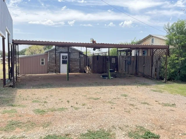 412 E 7th Street Rotan, TX 79546