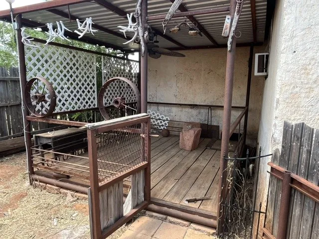 412 E 7th Street Rotan, TX 79546